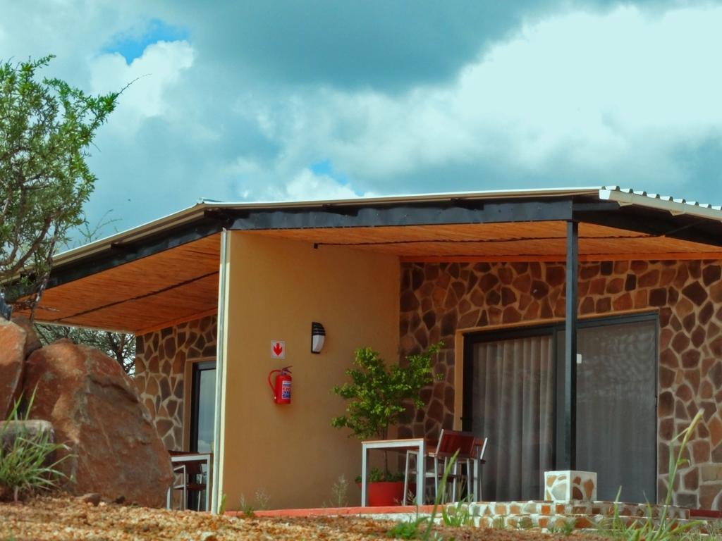 Ovita Wildlife Restcamp Okazize Chambre photo
